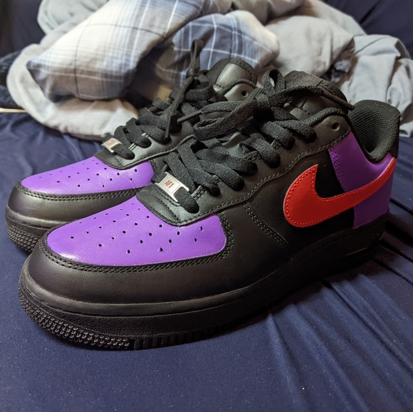 Custom Air Force 1 "Raptors" - Picture 3 of 7